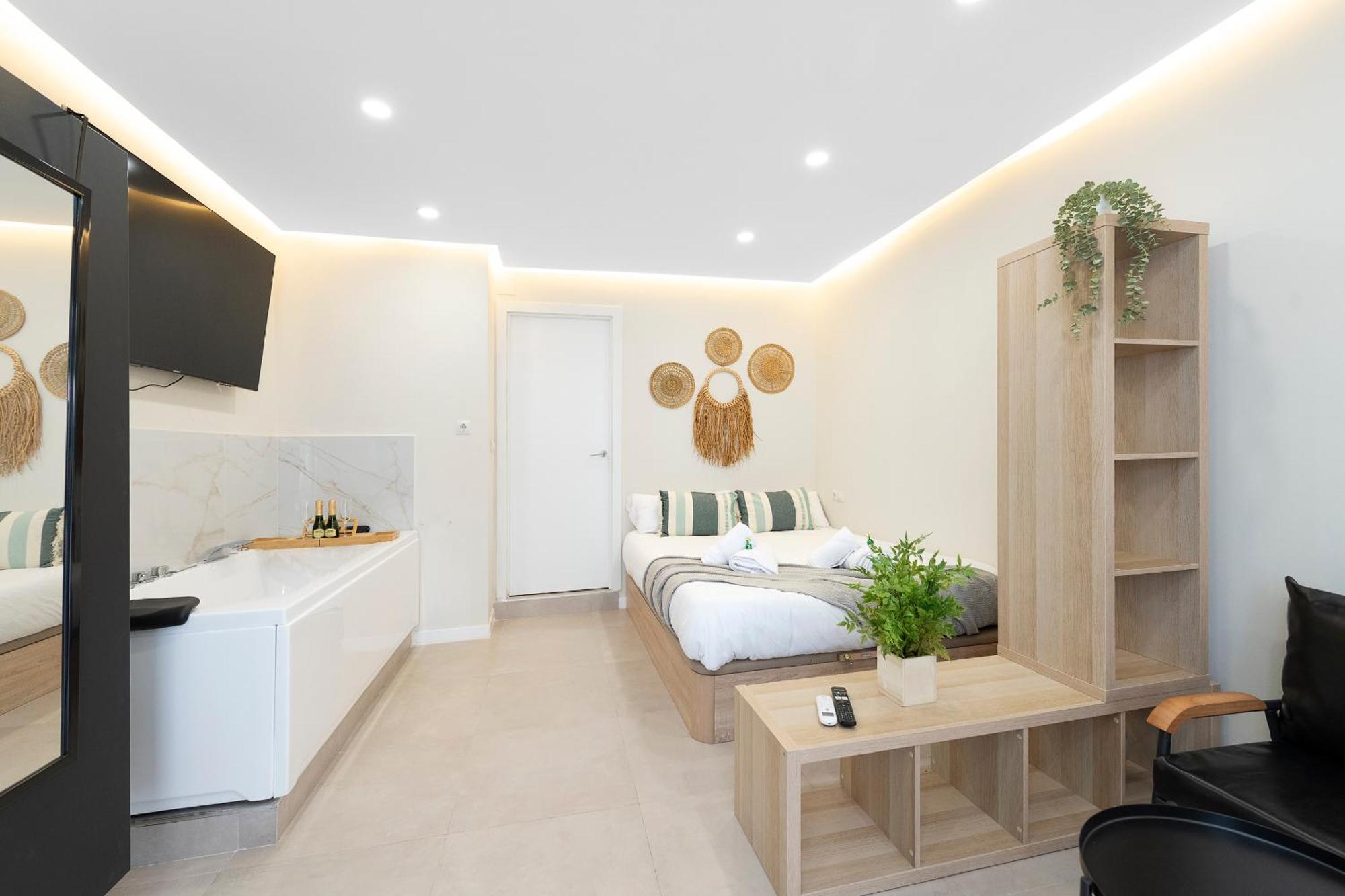 Exclusive Apartment Jacuzzi Малага Экстерьер фото