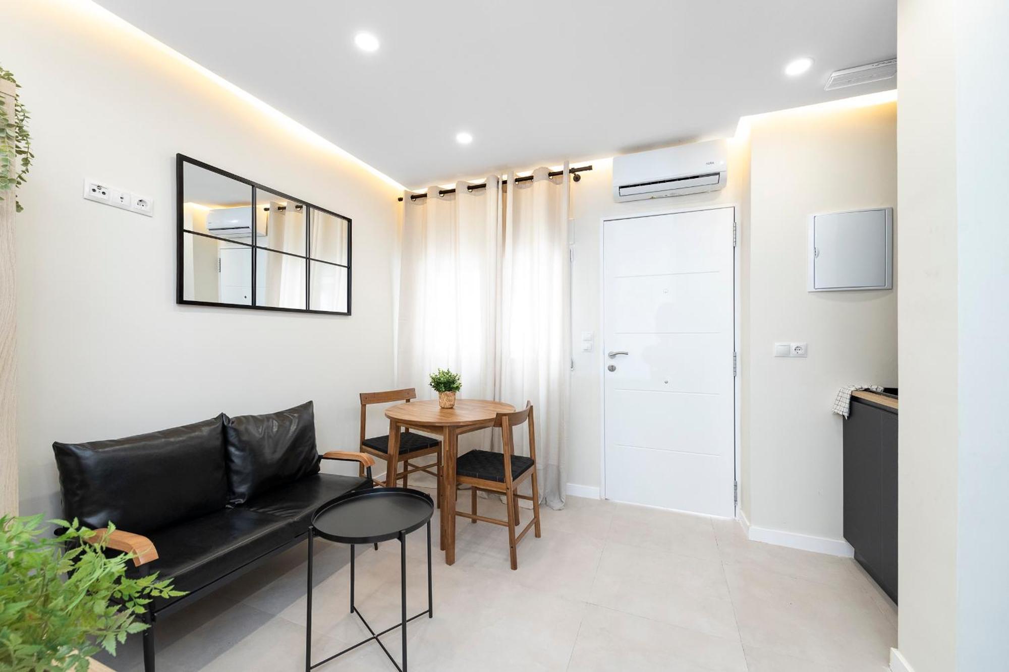 Exclusive Apartment Jacuzzi Малага Экстерьер фото