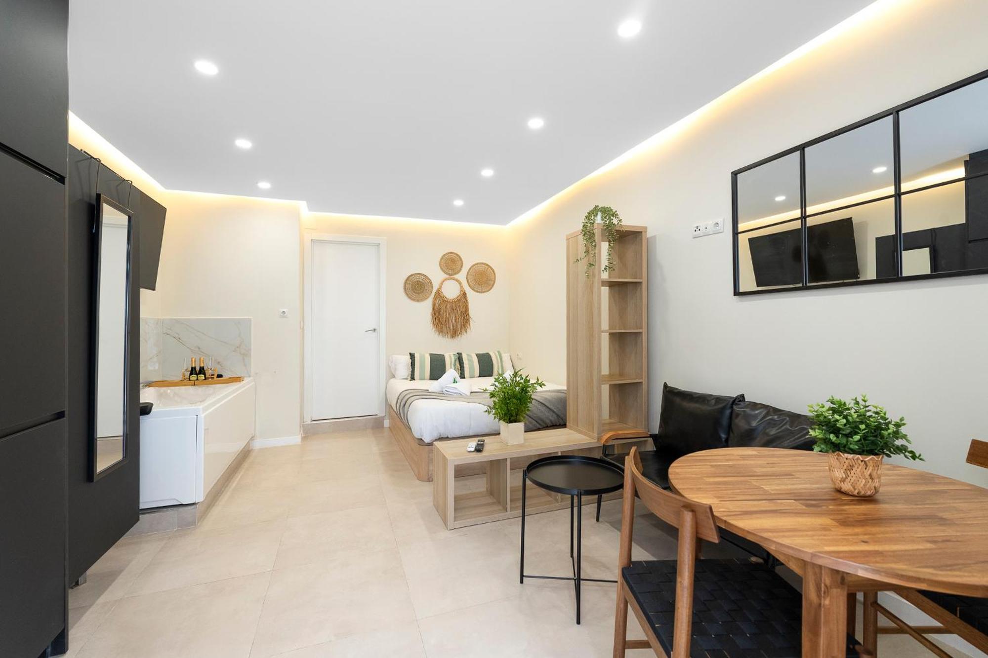 Exclusive Apartment Jacuzzi Малага Экстерьер фото